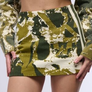 AKIRA ABSTRACT green cream camo stripe mini skirt 1x cotton